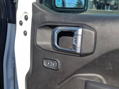 Used 2023 Jeep Wrangler Unlimited AWD/4WD image 35