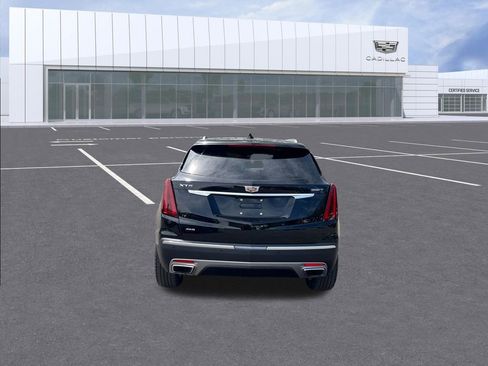 Certified 2023 Cadillac XT5 Premium Luxury w/ LPO, Floor Liner Package AWD/4WD image 4
