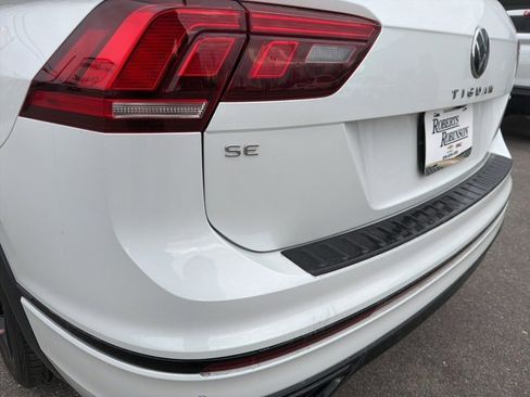Used 2023 Volkswagen Tiguan SE R-Line image 32