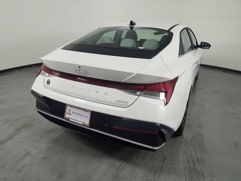 Used 2024 Hyundai Elantra Limited FWD image 34