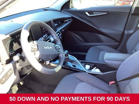 Used 2025 Kia Niro LX FWD image 7