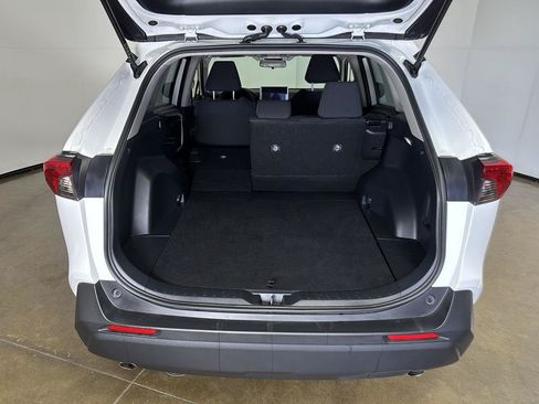 Used 2025 Toyota RAV4 LE AWD/4WD image 15