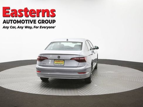 Used 2020 Volkswagen Jetta SE w/ SE Cold Weather Package FWD image 39
