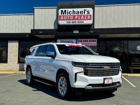 Used 2023 Chevrolet Suburban Premier image 2