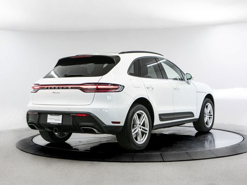 Certified 2025 Porsche Macan AWD/4WD image 7