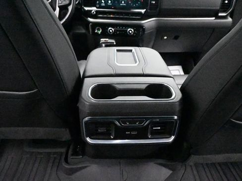 Certified 2022 GMC Sierra 1500 SLT w/ SLT Convenience Package AWD/4WD image 18