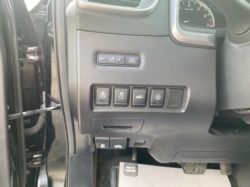 Used 2024 Nissan Murano SV AWD/4WD image 14