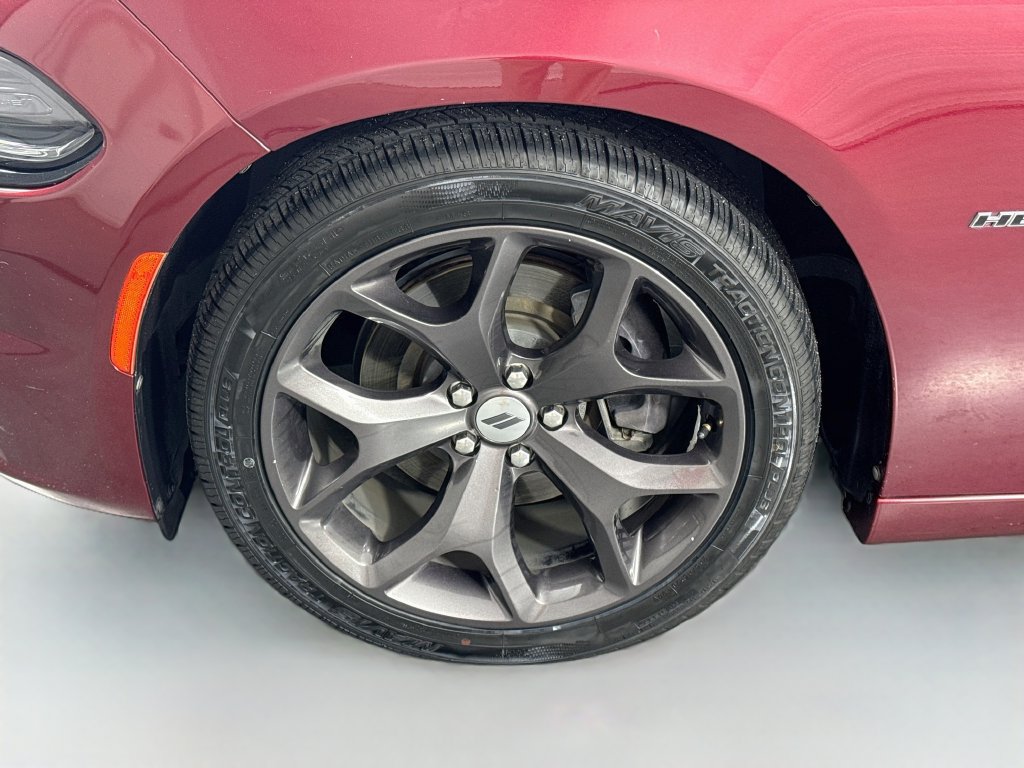 Used 2018 Dodge Charger R/T w/ Premium Group RWD image 32
