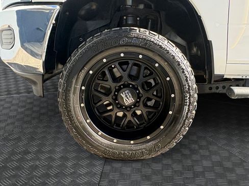 Used 2024 RAM 2500 Tradesman w/ Chrome Appearance Group image 23