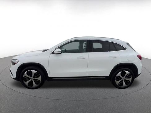 Used 2025 Mercedes-Benz GLA 250 4MATIC image 9