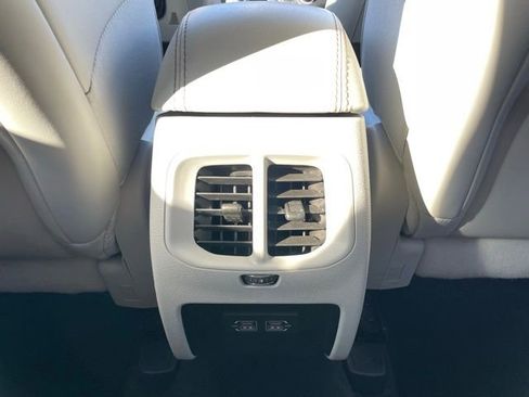 Used 2021 Jeep Cherokee Latitude Lux w/ Trailer Tow Group image 18