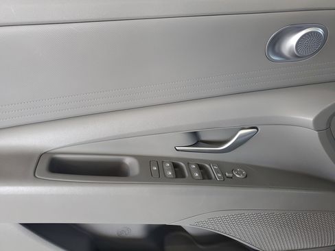 Used 2023 Hyundai Elantra SEL image 13