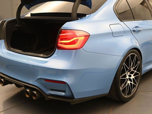 Used 2018 BMW M3 RWD image 18