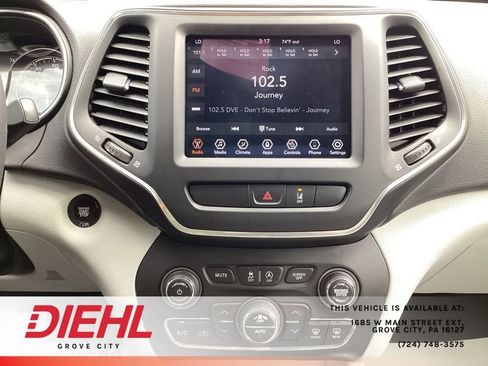 Used 2022 Jeep Cherokee Latitude Lux w/ Sun & Sound Group AWD/4WD image 41