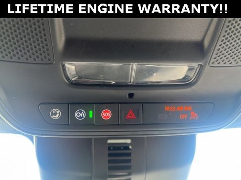 Used 2025 Chevrolet Traverse LT image 25