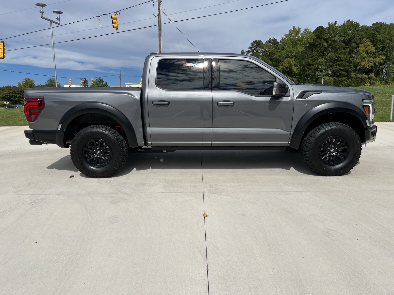 Used 2024 Ford F150 Raptor AWD/4WD image 9