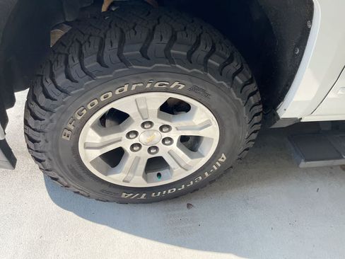 Used 2018 Chevrolet Silverado 1500 LT w/ All Star Edition AWD/4WD image 10