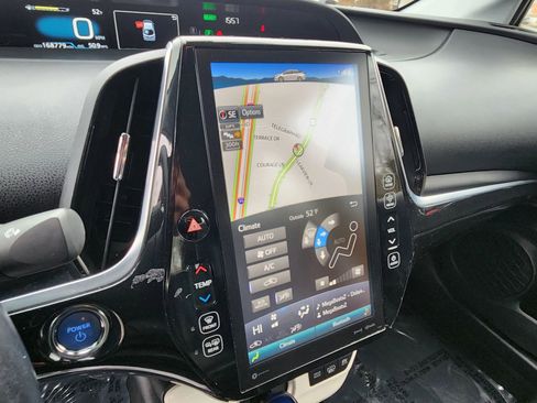 Used 2019 Toyota Prius Prime Premium w/ Carpet Mat Package image 27