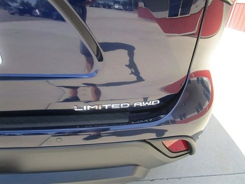 Used 2020 Toyota Highlander Limited image 10