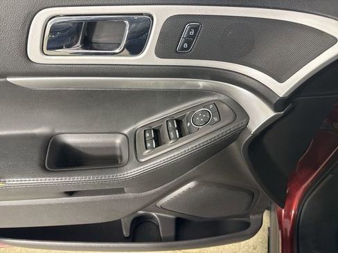 Used 2014 Ford Explorer XLT w/ Equipment Group 202A image 19