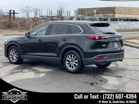 Used 2018 MAZDA CX-9 Touring w/ Touring Premium Package image 6