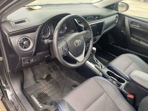 Used 2019 Toyota Corolla SE w/ SE Premium Package FWD image 4