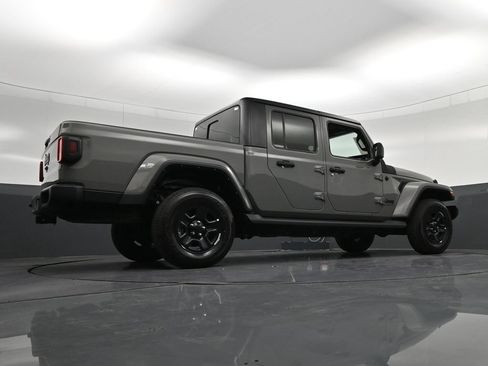 Used 2022 Jeep Gladiator Sport AWD/4WD image 27