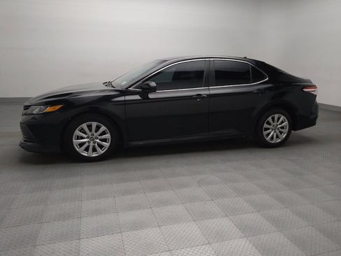 Used 2019 Toyota Camry LE image 2