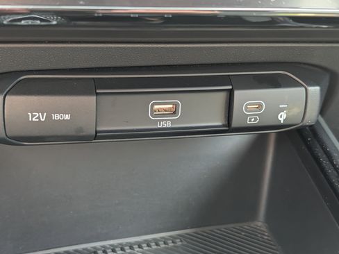 Certified 2023 Kia Niro Wind FWD image 33