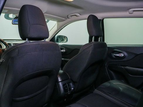Used 2016 Jeep Cherokee Latitude FWD image 20