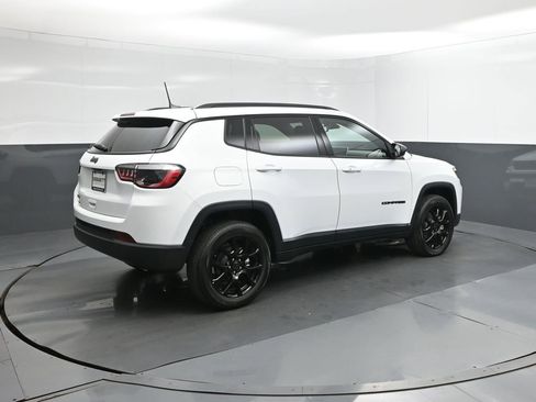 New 2026 Jeep Compass Latitude AWD/4WD image 11