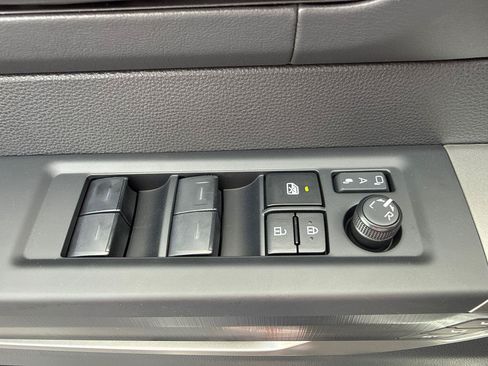Used 2026 Toyota Tundra Platinum AWD/4WD image 11