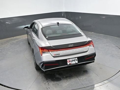 Used 2024 Hyundai Elantra Limited FWD image 45