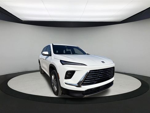 Used 2025 Buick Enclave Preferred image 1