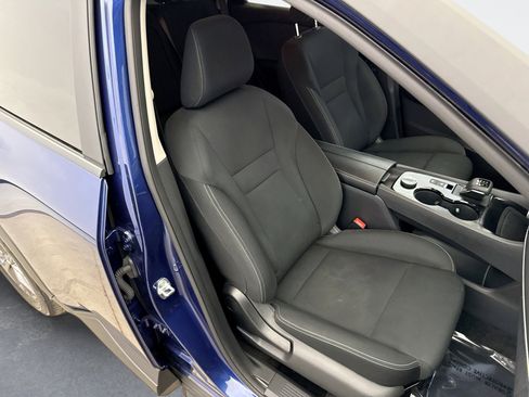 Used 2023 Nissan Rogue S image 16