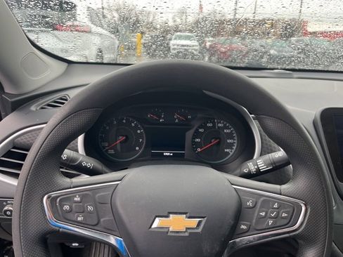 Used 2021 Chevrolet Malibu LS image 13