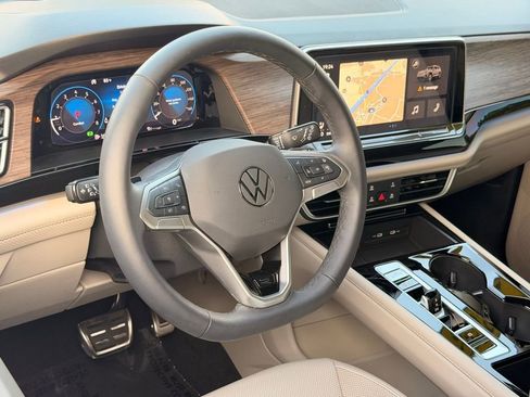 Used 2025 Volkswagen Atlas SEL Premium R-Line AWD/4WD image 23