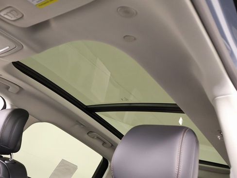 New 2026 Lincoln Nautilus Reserve image 16