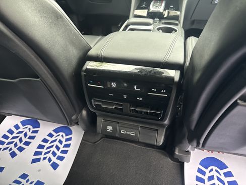Used 2023 Acura MDX FWD image 12