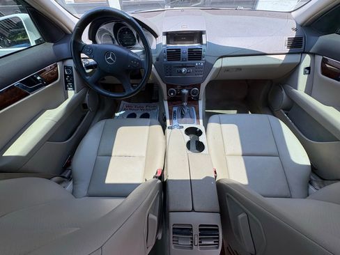 Used 2010 Mercedes-Benz C 300 Sedan image 23