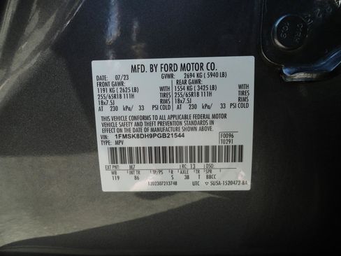 Used 2023 Ford Explorer XLT AWD/4WD image 24