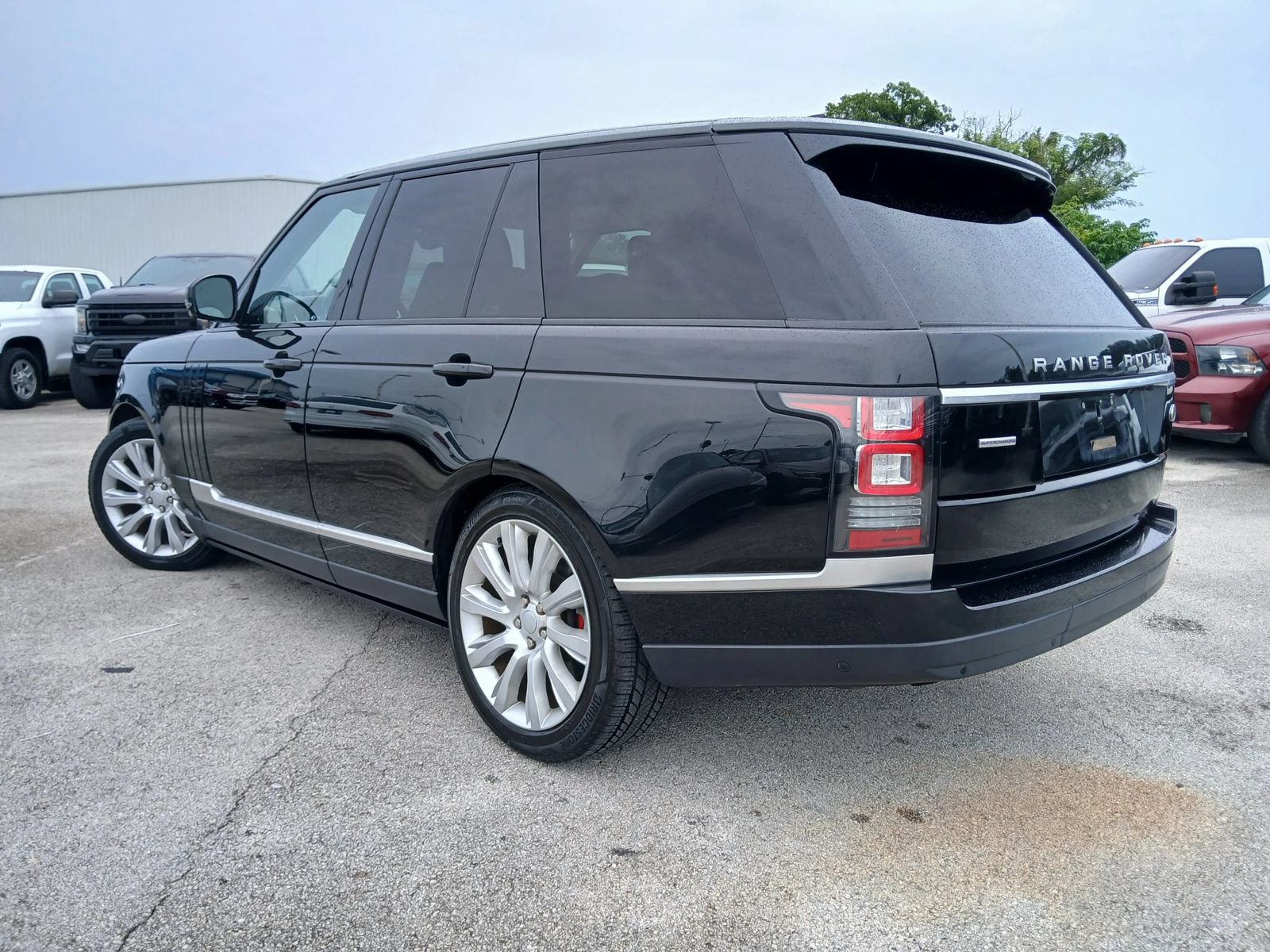 Used 2017 Land Rover Range Rover Supercharged AWD/4WD image 2