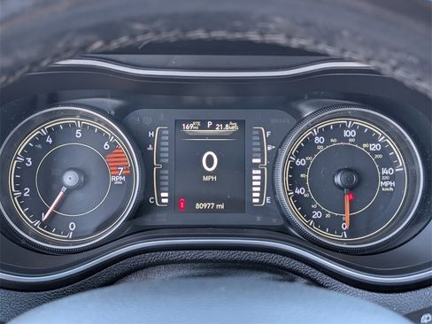 Used 2021 Jeep Cherokee Latitude Plus image 12