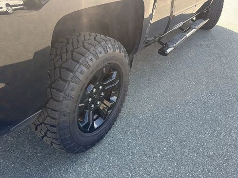 Used 2019 Chevrolet Silverado 1500 LT w/ All Star Edition image 10