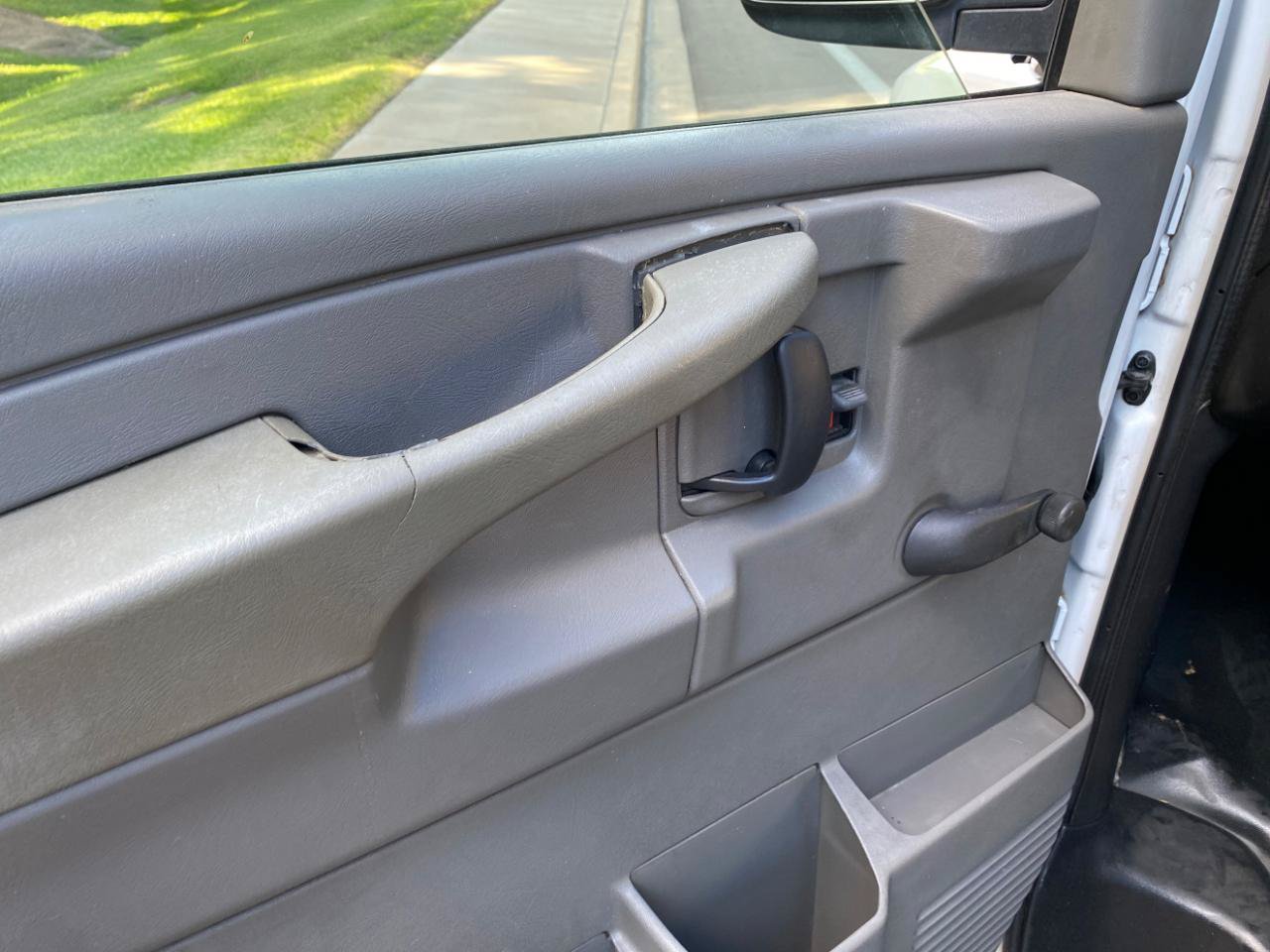 Used 2006 GMC Savana 2500 Extended RWD image 24