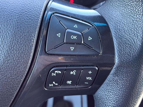 Used 2017 Ford Explorer XLT w/ Equipment Group 202A FWD image 11