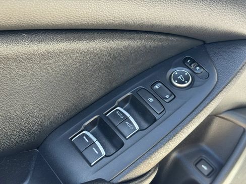 Used 2019 Honda Accord LX image 12