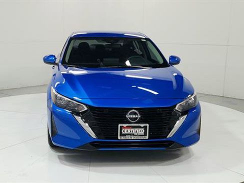 Used 2025 Nissan Sentra SV image 2