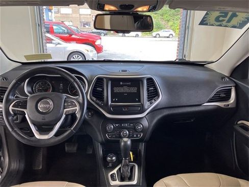 Used 2015 Jeep Cherokee Limited image 11
