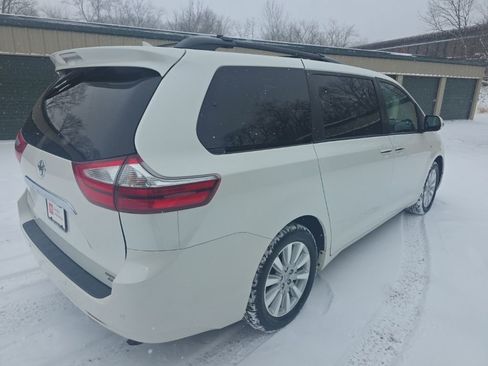 Certified 2017 Toyota Sienna Limited Premium image 6